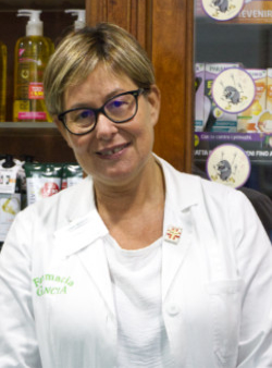 Monica A R